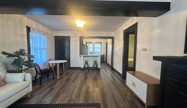 Peaceful Craftsman Home Near LBCC Yard & Parking in Long Beach