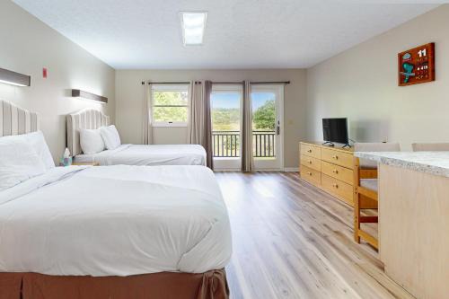 Peaceful Studio Sleeps 4 Gym Near Douglas Lake