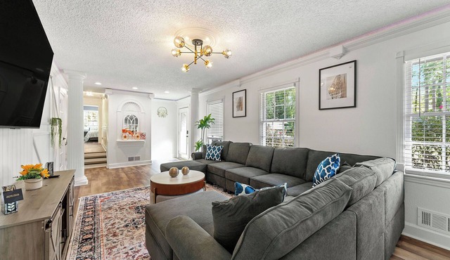 Perfect Group Stay! 5BR Home with Private Pool & Comfort