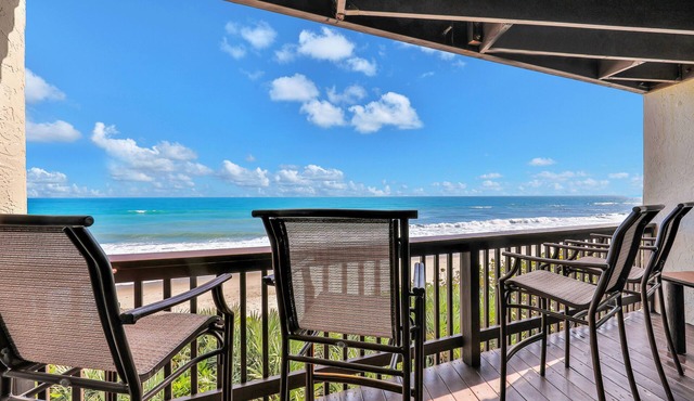 Pet-Friendly 3-bed 3-bath ocean front townhome with WiFi, fitness room