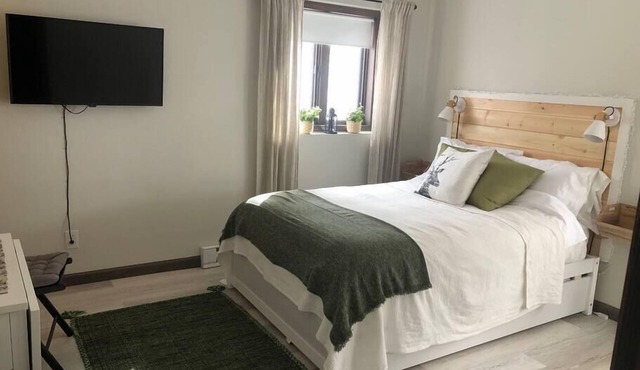 Pet Friendly Private Suite 5 min from Resort in Beech Mountain