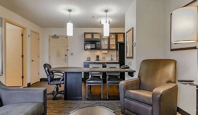 Pet-Friendly Stay w/Full Kitchen & BBQ Access | Minutes to Disneyland Resort