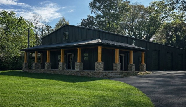 Pickleball Barndominium next to Idle Hour Country Club ONE OF A KIND OF