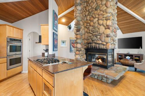 Point Whitehorn Cottage