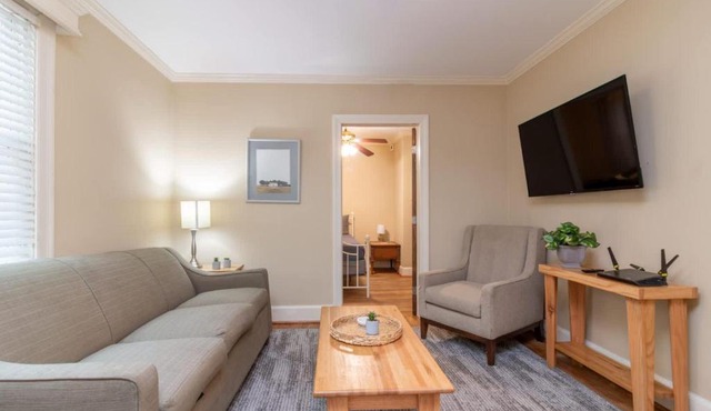 Pool Near Downtown&Parks- The Cozy Guest Cottage
