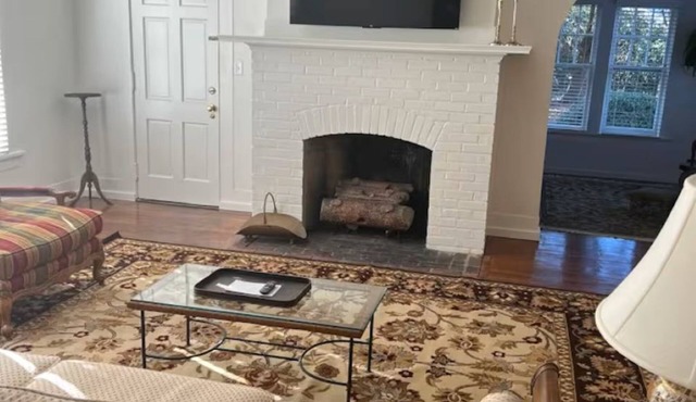 Pop's Place, Home With Optional Carriage House