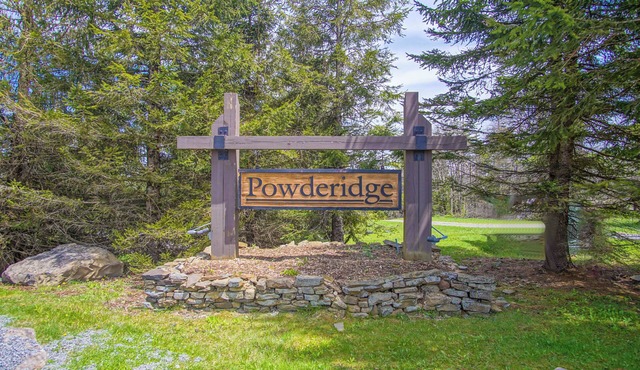 Powderidge 2 -Slope Side, Spacious Deck in Snowshoe