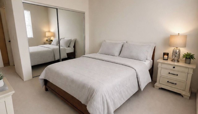 Prime Sherman Oaks Furnished Rental. Clean Centrally located washer dryer inunit