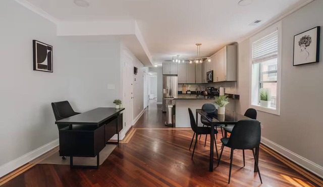 Pristine 2BD - 2.5BD Duplex - Chicago - Free Parking in Chicago
