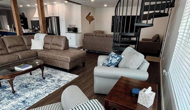 Pristine Home Perfect for Family Bay Views Luxe Chef’s Kitchen Ludington Park in Escanaba