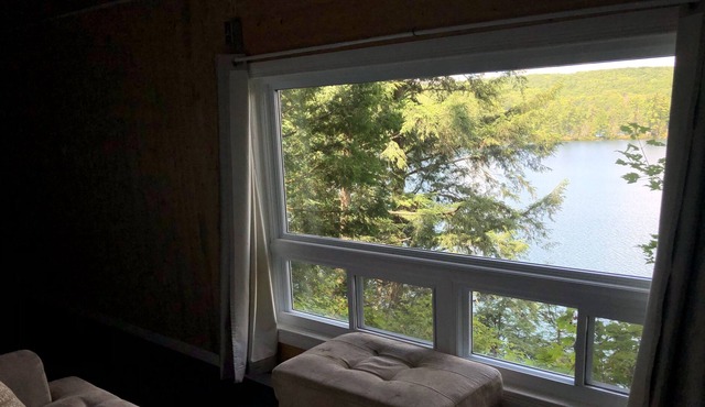 Private, Peaceful & Modern Waterfront Cottage in Harcourt