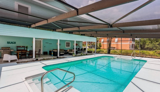 Private Saltwater Heated Pool |8 Bikes |Walk to Johnson Beach |Single Level |Screened Lanai