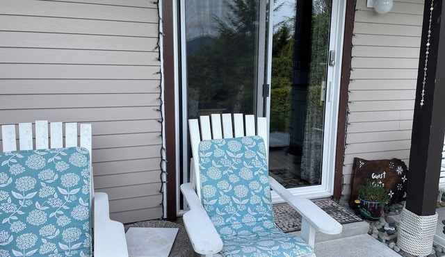Private Studio on Sechelt Inlet, BC with kitchenette, good for solo/couples. in Sechelt