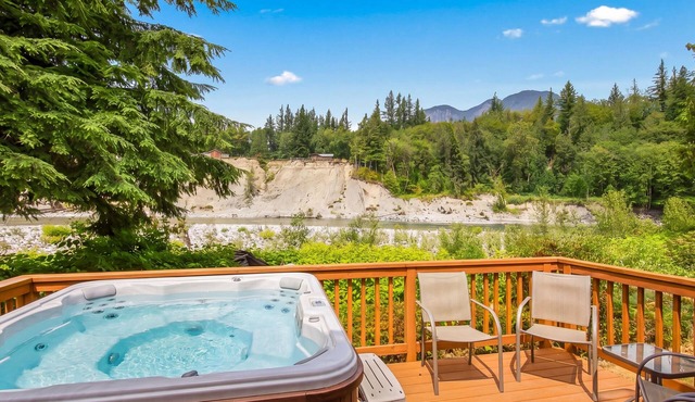 Prospector's Bend - Hot Tub, Riverfront, Fishing