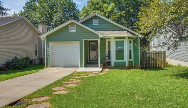 Quaint Athens Retreat ~ 5 Mi to Downtown!