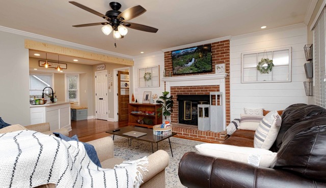 Quaint & Cozy Cottage in the Heart of Madison AL.