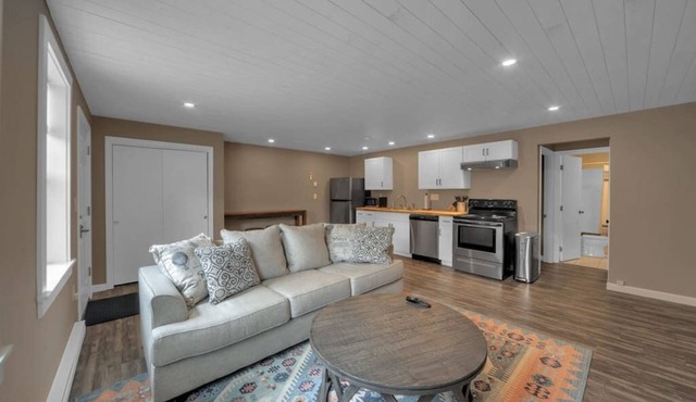 Quaint One Bedroom Apartment in Augusta