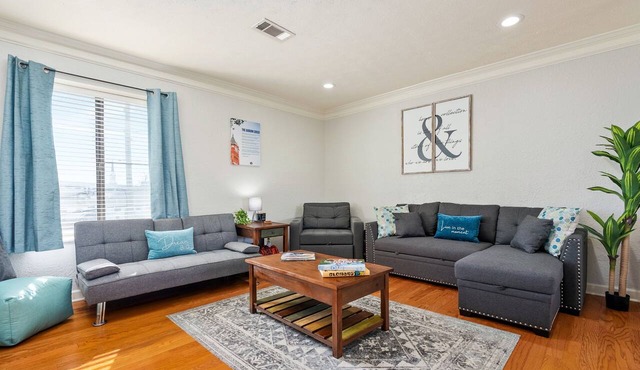 Quiet & Close! 2/2 Across from Acre in Auburn, Al