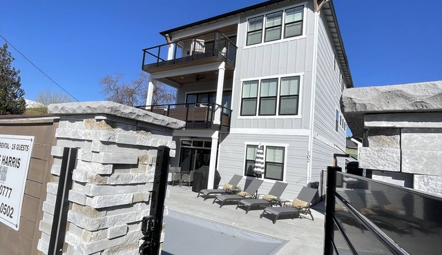 Rare Downtown Lake Home | Heated Pool | Sleeps Large Groups, Luxe new home - Private Saltwater pool