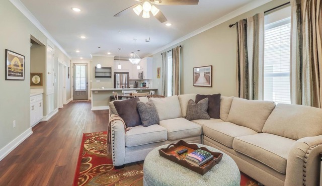 Relax & Golf - Oakview Condo II at Diamondhead - cozy, new. Walk to the Club