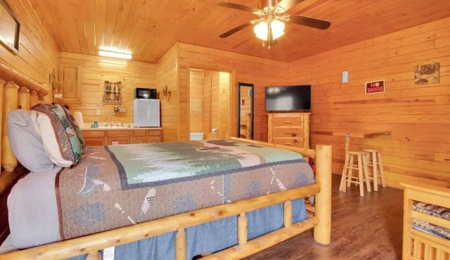 Relax in a Mountain Cabin in the Smokies, Gatlinburg