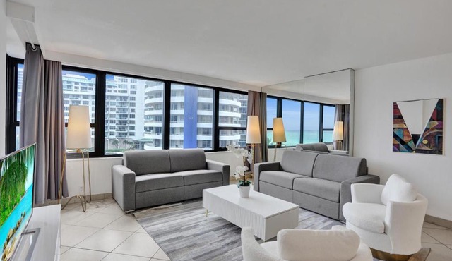 Resort beach condo w beach service 601