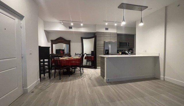 Resort style oversized unit with pool, hammock and gym access in Hialeah