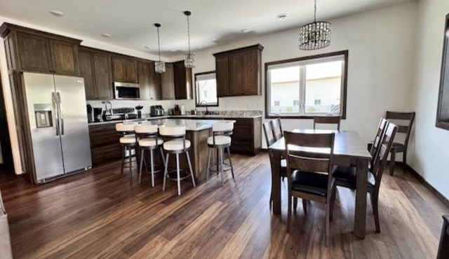 River Bluff Getaway – Main 1BR/1BA Modern Unit Near Mississippi River in Harpers Ferry