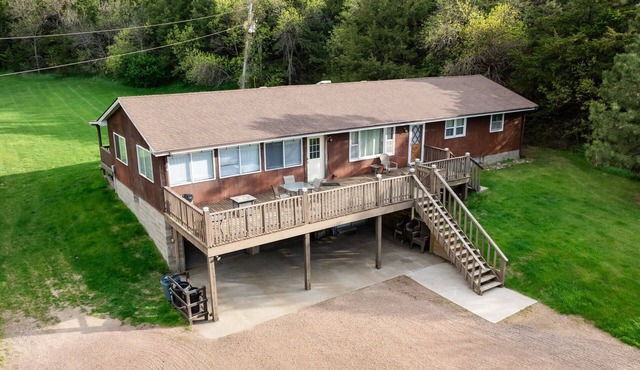 River front, Spacious, Clean, Large yard, decks, fire pit, adequate parking in Chamberlain