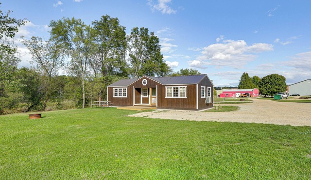 Riverfront Cabin Near Yellowstone Lake State Park