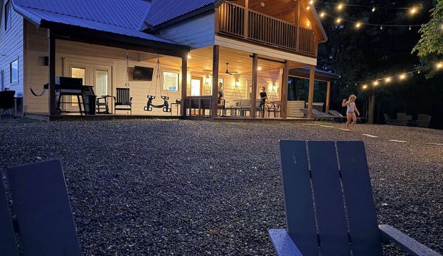 Riverfront Cabin in Broken Bow with Swim Beach, Zipline, Hot Tub - Sleeps 14 in Broken Bow