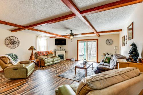 Riverfront Peru Cabin ~ 2 Mi to Lake Champlain! in Peru