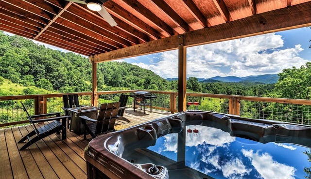 Romantic Mountain Retreat with Hot Tub and Panoramic Views Near Marshall, NC