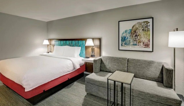 Room Perfect for Couples | 1.5 Miles from Kazoo Museum + Restaurants | Pets OK