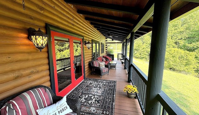Rustic Log Cabin with Hot Tub & Wraparound Porch in Mount Airy, North Carolina