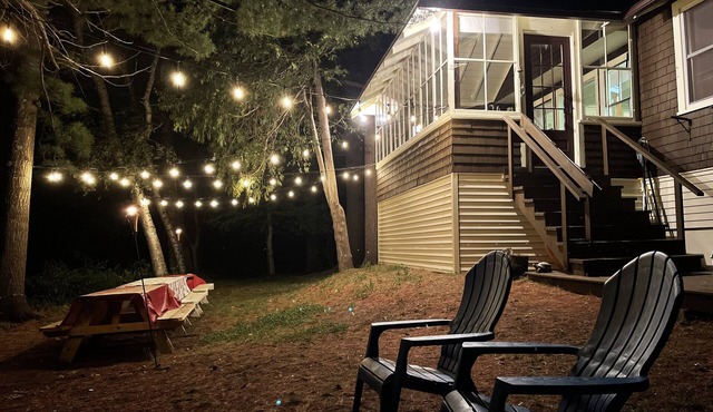 Rustic, peaceful lake house on Lake Cobbosseecontee; free WIFI, ADA friendly. in Winthrop