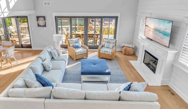 Saltwater Vista | Pool Days, Beach Nights