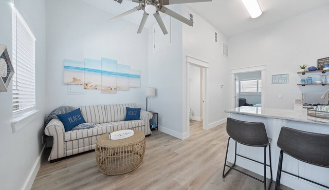 SAND AND OCEAN LOVERS VACATION VILLA "B"