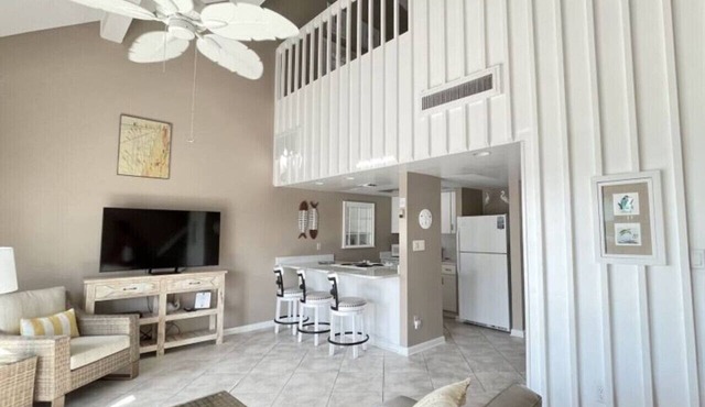 Sand Dollar W208 Affordable Bayfront Getaway!