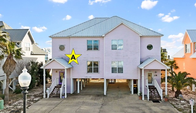 Sand-Y-Sol | 4BR/4BA Gulf-View Home | Sleeps 10 | Deck + Dog-Friendly