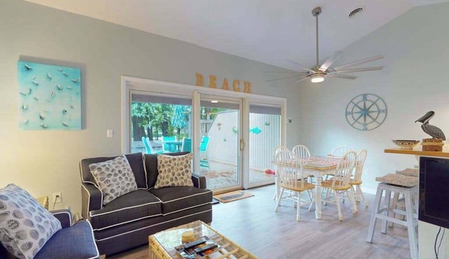 Sea Colony Tennis 1st-floor condo with balcony & gym in Bethany Beach