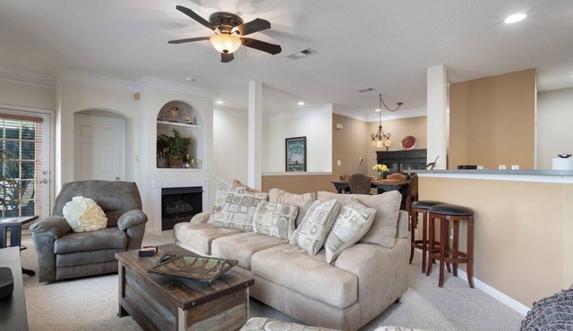 Seaside Comfort - close to everything that Gulfport and Biloxi has to offer.