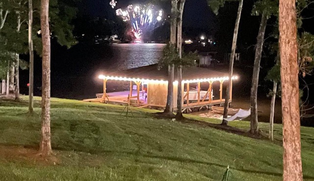 Secluded Sinclair Lakefront Home! Fire pit, Great Swimming, NO CLEANING FEE