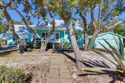 Serene Pensacola Vacation Rental w/Gas Grill