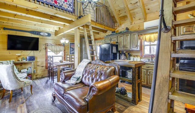 Sevierville Log Cabin w/Hot Tub Near Dollywood!