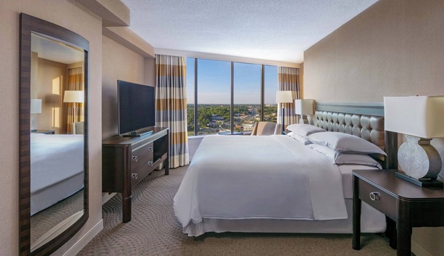 Sheraton Greensboro at Four Seasons in Greensboro