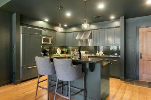 Shooting Star Lodge at Deer Valley Resort - Two Bedroom Residence #204 in Park City