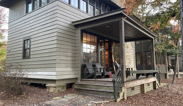 Silverock Smithlake- wonderful views sleeps 10 - 2 pools, pet friendly