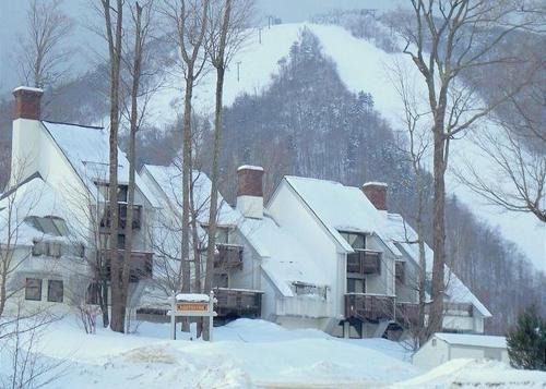Ski In/Out Trailside Townhome in Killington