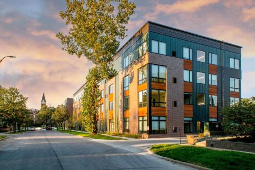 Sleepover Studio Apartments Des Moines in Des Moines
